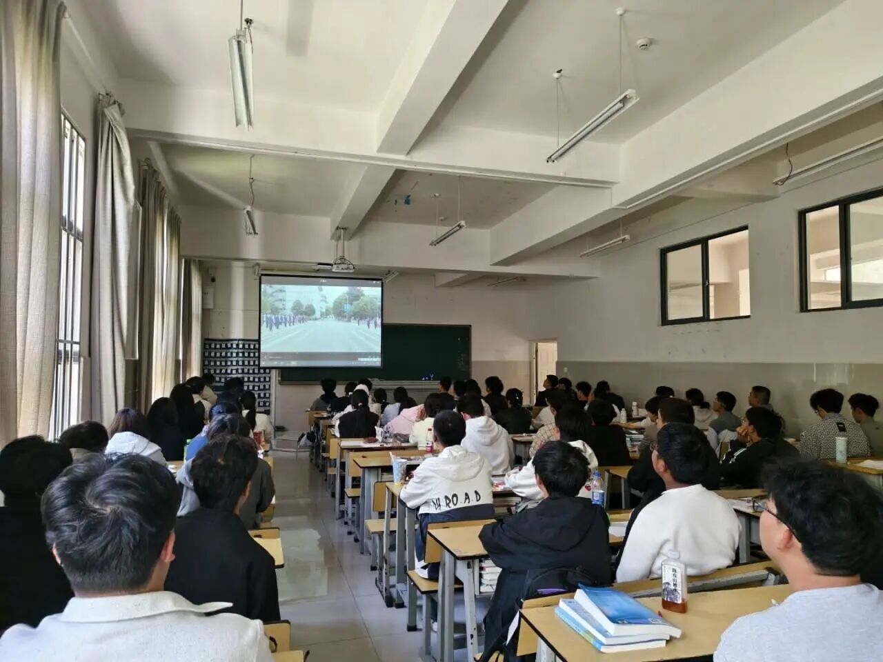 1762245868738041299.jpg d6ecdc8dfada7e0d79324e0bb4cabe95.jpg